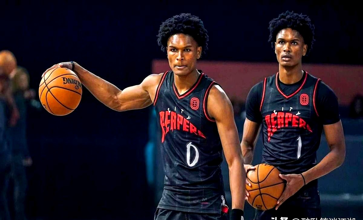 开云-瑞士队观众热烈欢呼！，Rookie迎来二十赛季出色发挥引发球迷热议-开云